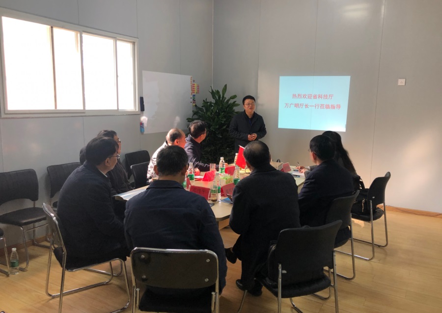 江西省科技厅厅长万广明、南昌高新区党工委书记黄俊等一行莅临我司指导